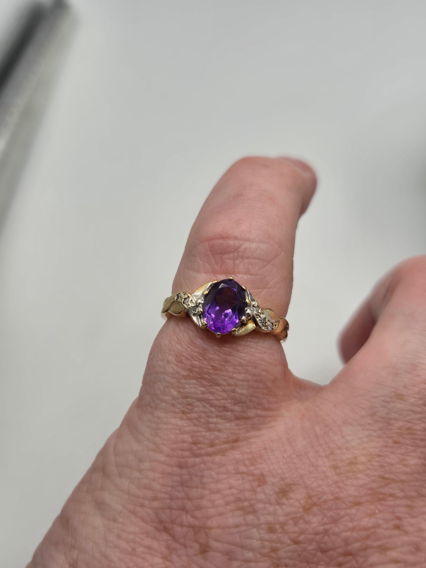 9ct gold amethyst and diamond ring