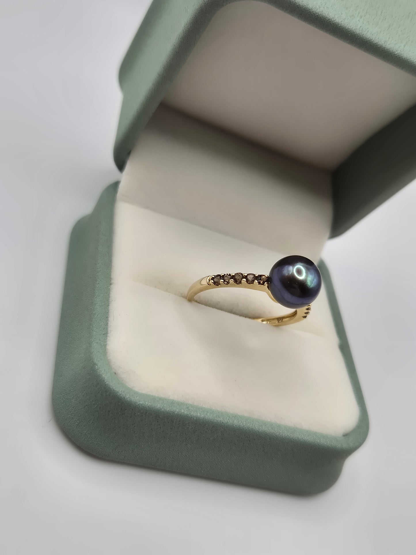 9ct gold pearl and quartz ring