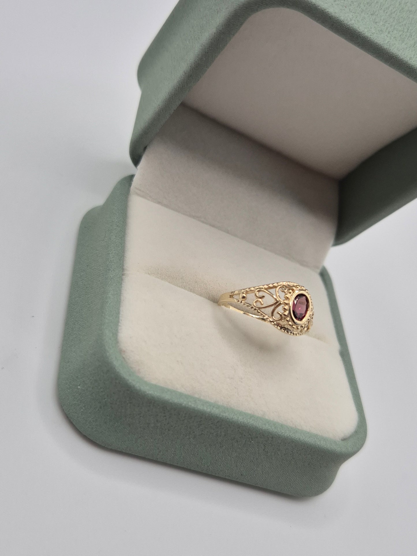 9ct gold pink topaz ring