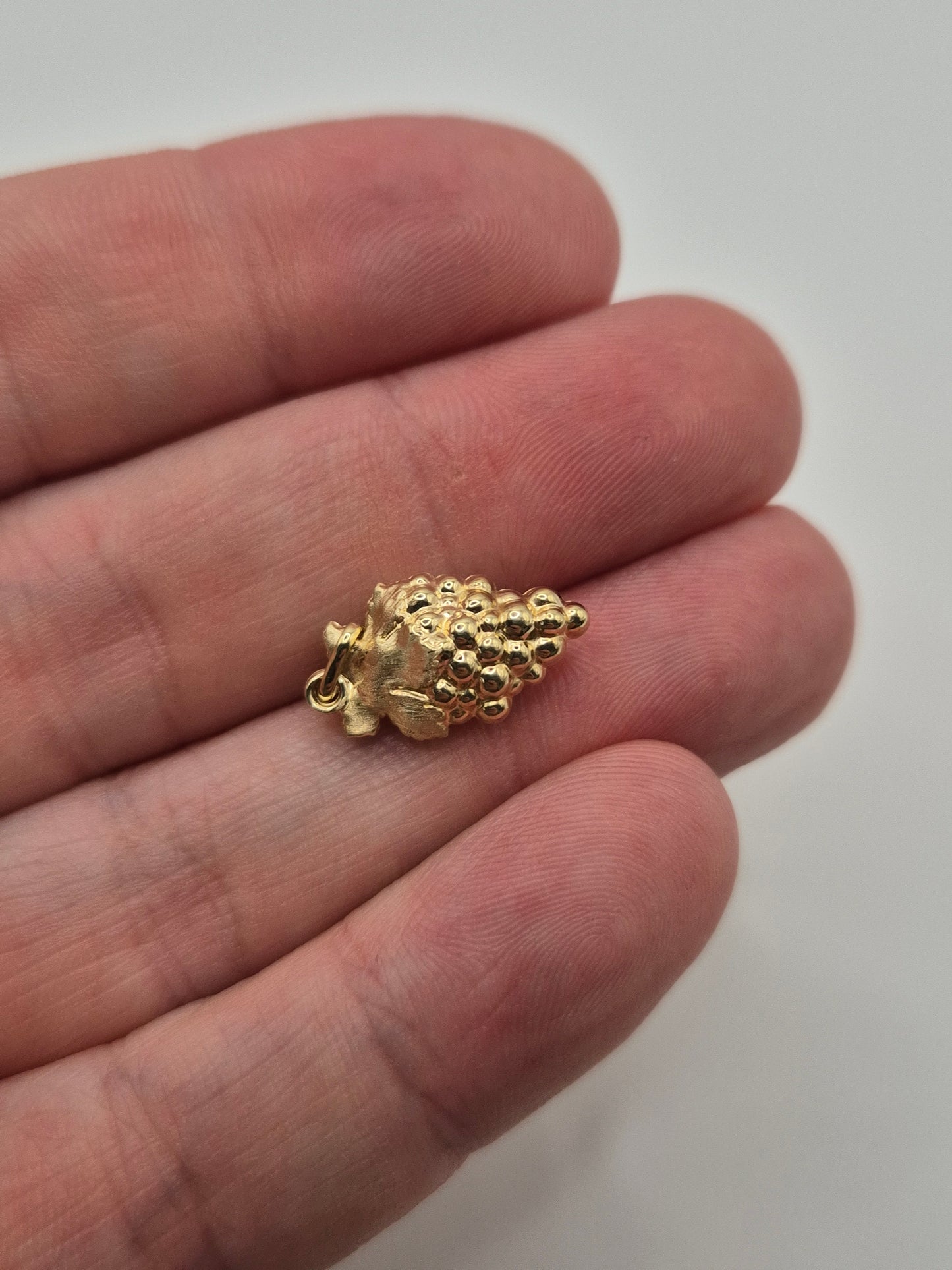 9ct gold grape charm