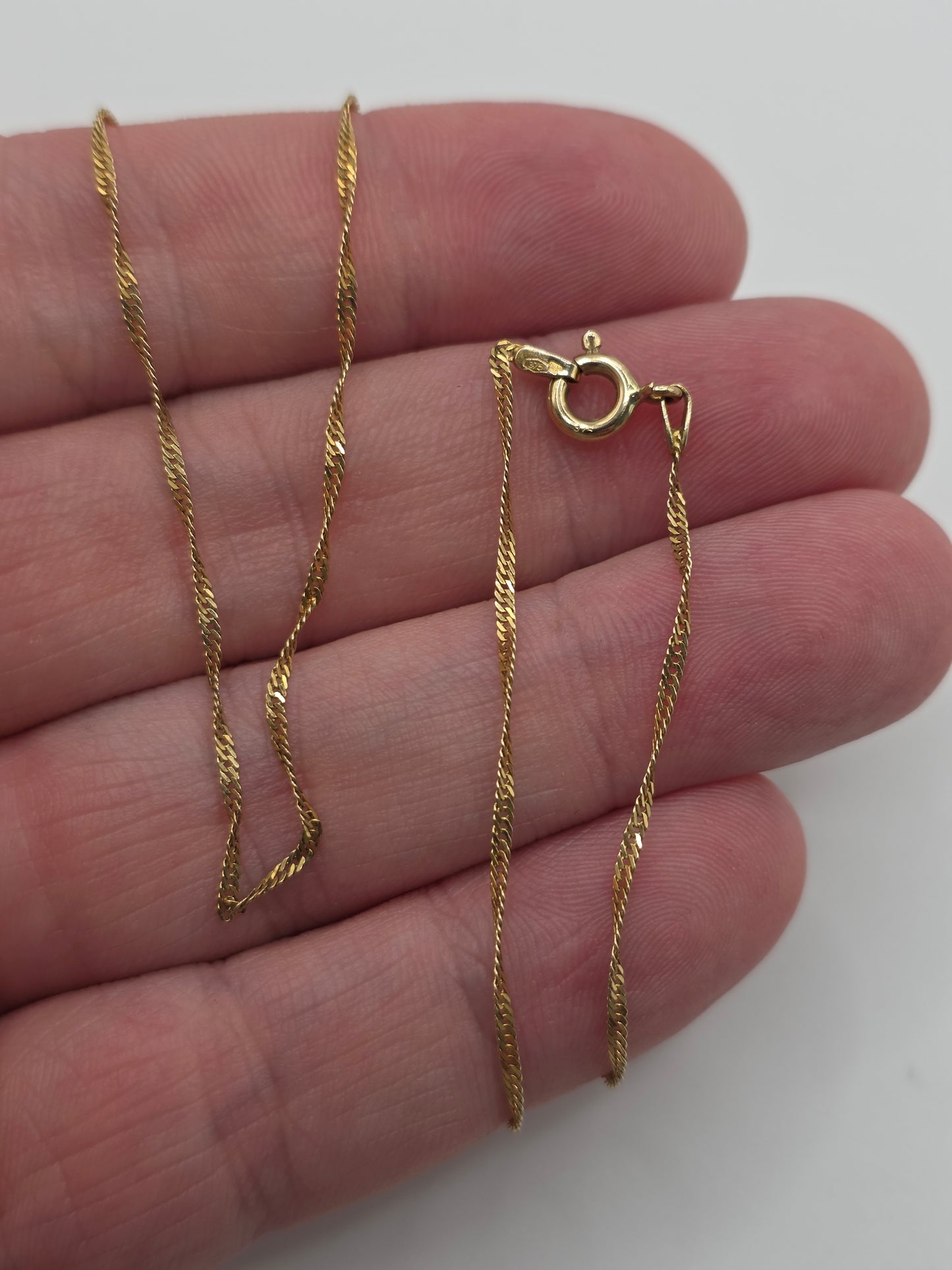 9ct gold twist link chain (52)