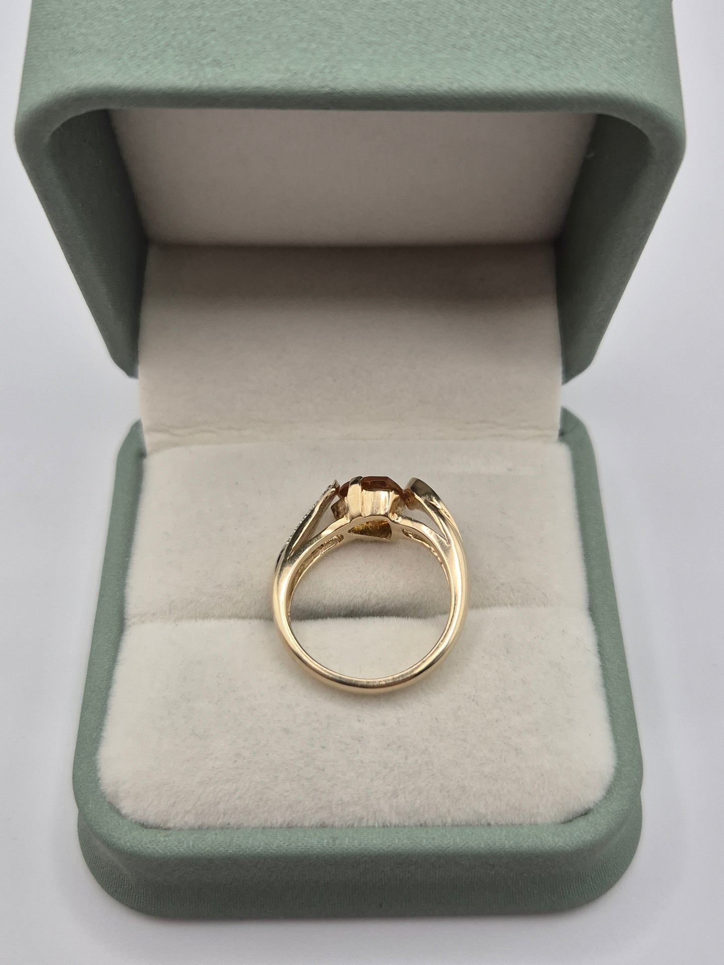 9ct gold citrine and diamond ring