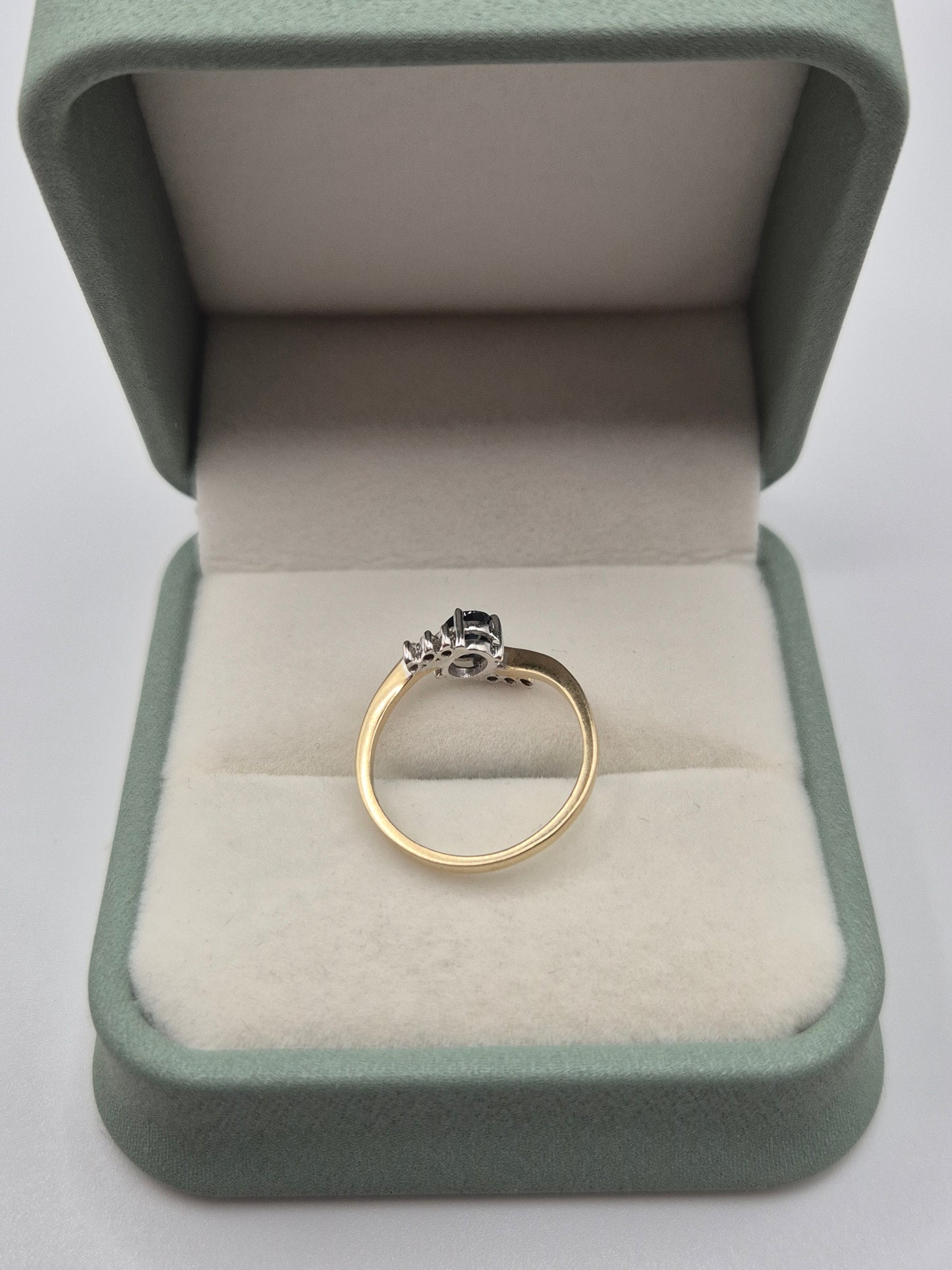 9ct gold sapphire and diamond ring