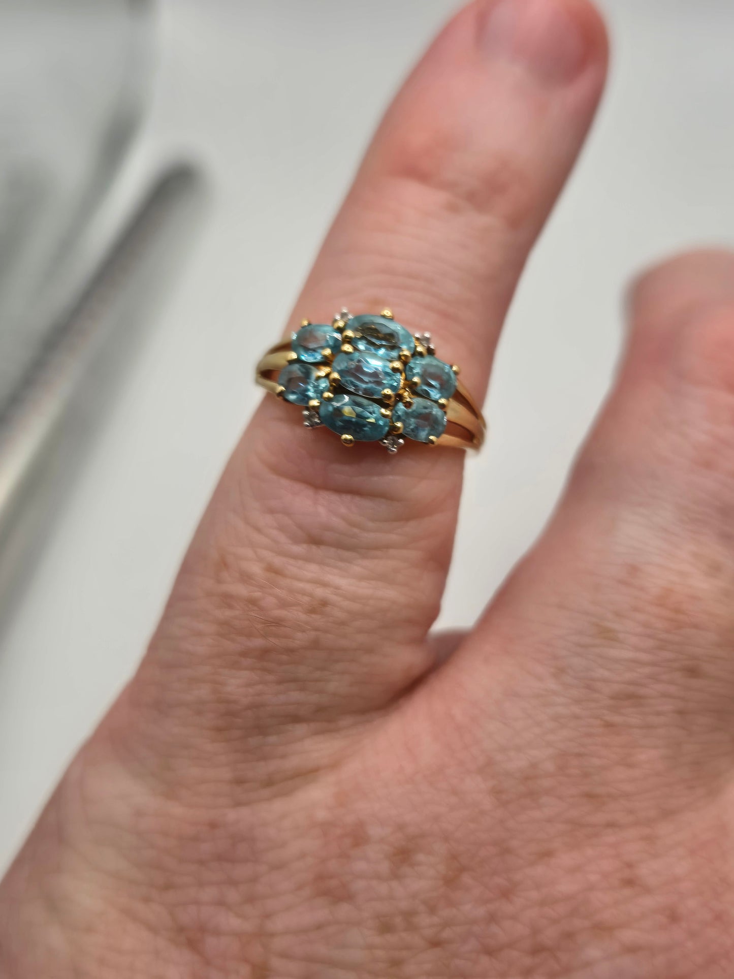 9ct gold topaz and diamond ring