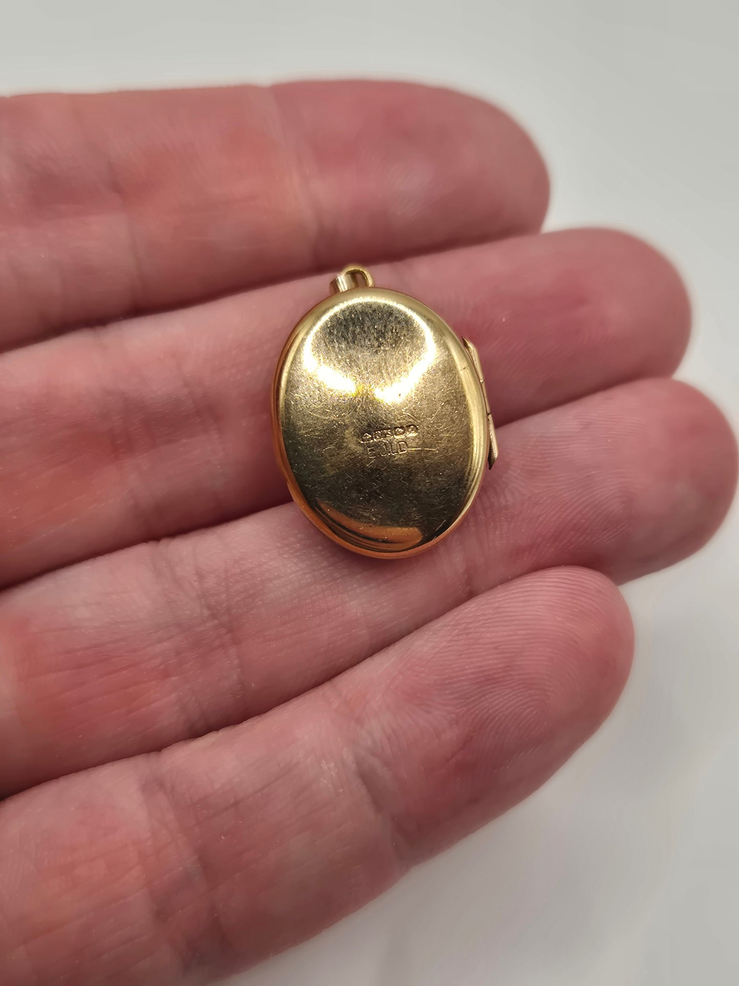 9ct gold locket