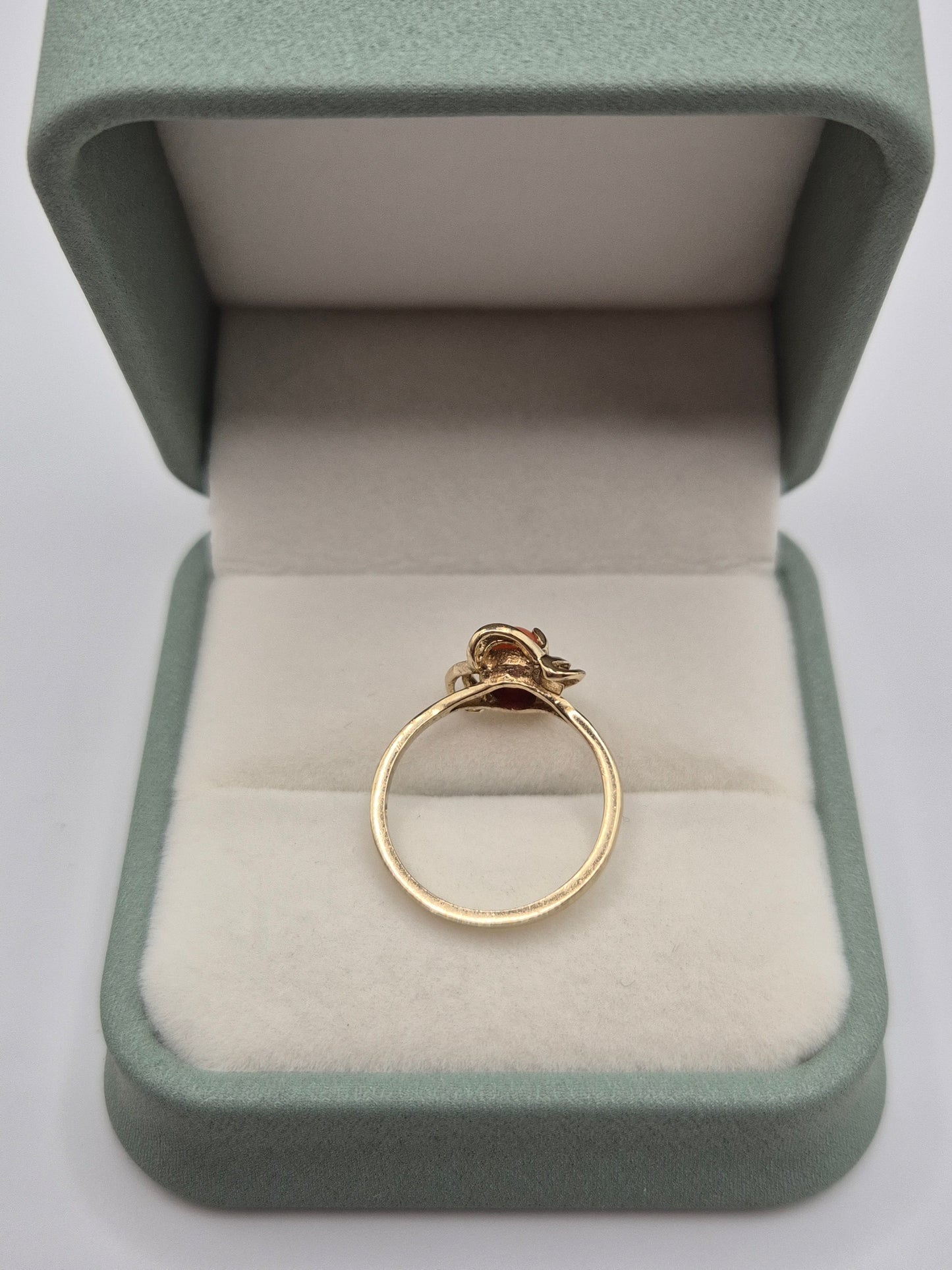9ct gold coral ring
