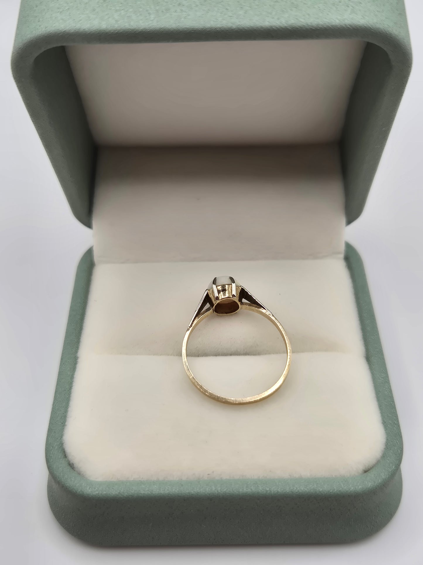 9ct gold simulated opal ring