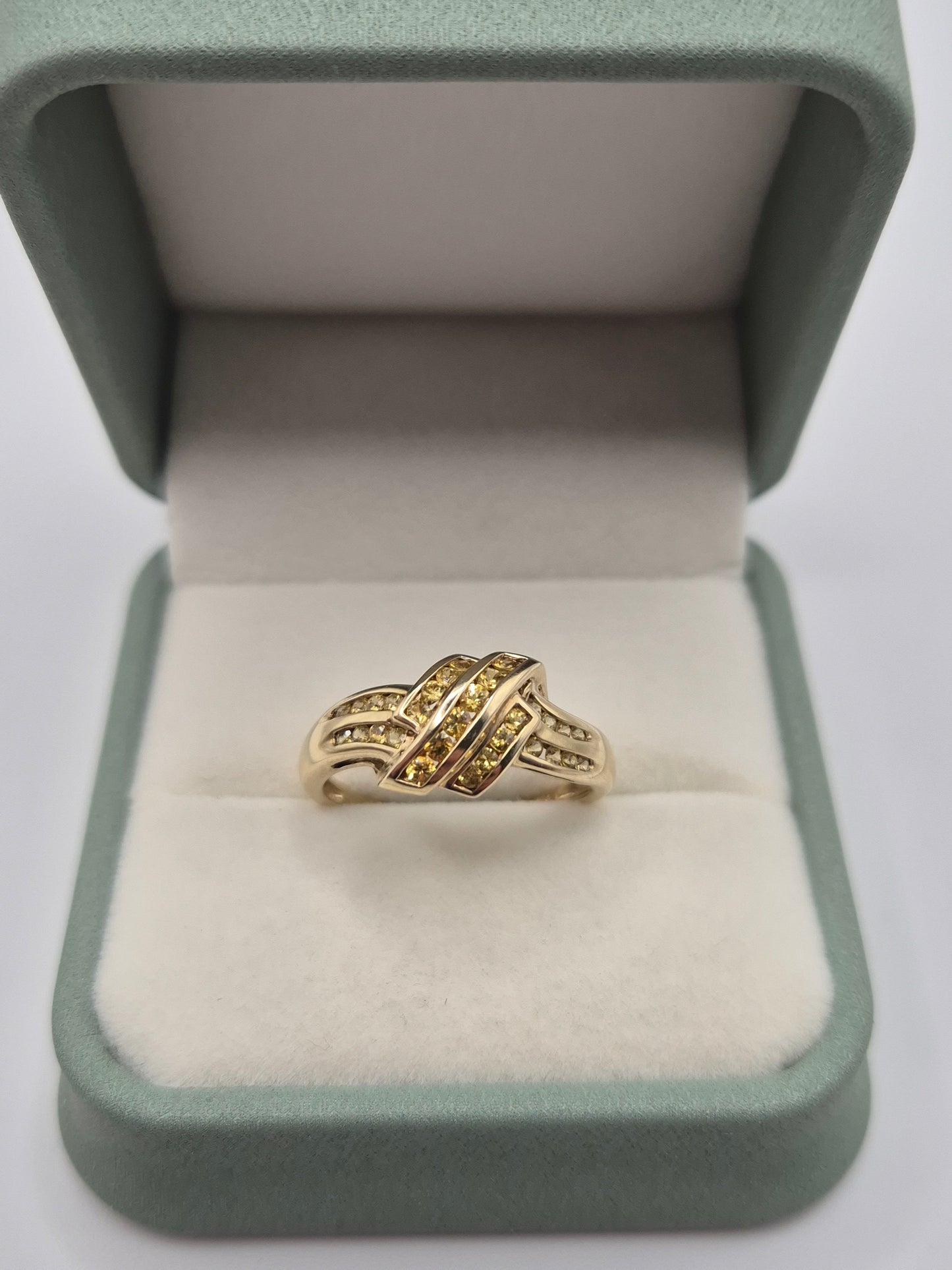 9ct gold yellow sapphire ring