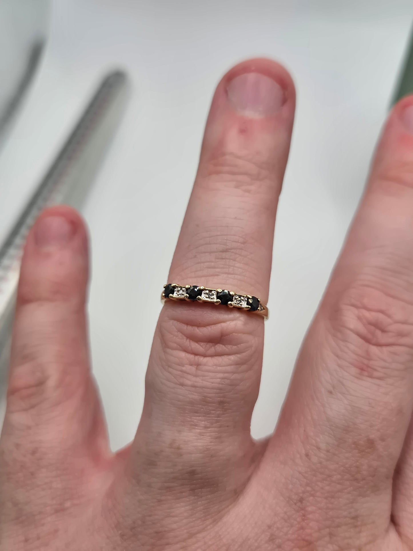9ct gold sapphire and diamond ring