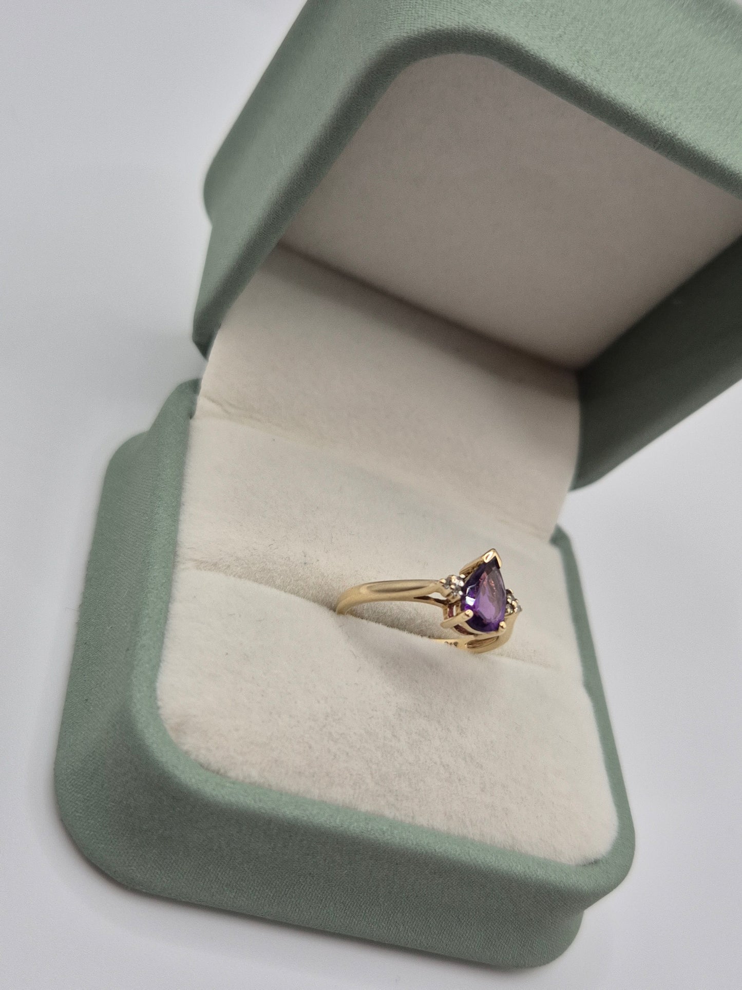 9ct gold amethyst and diamond ring