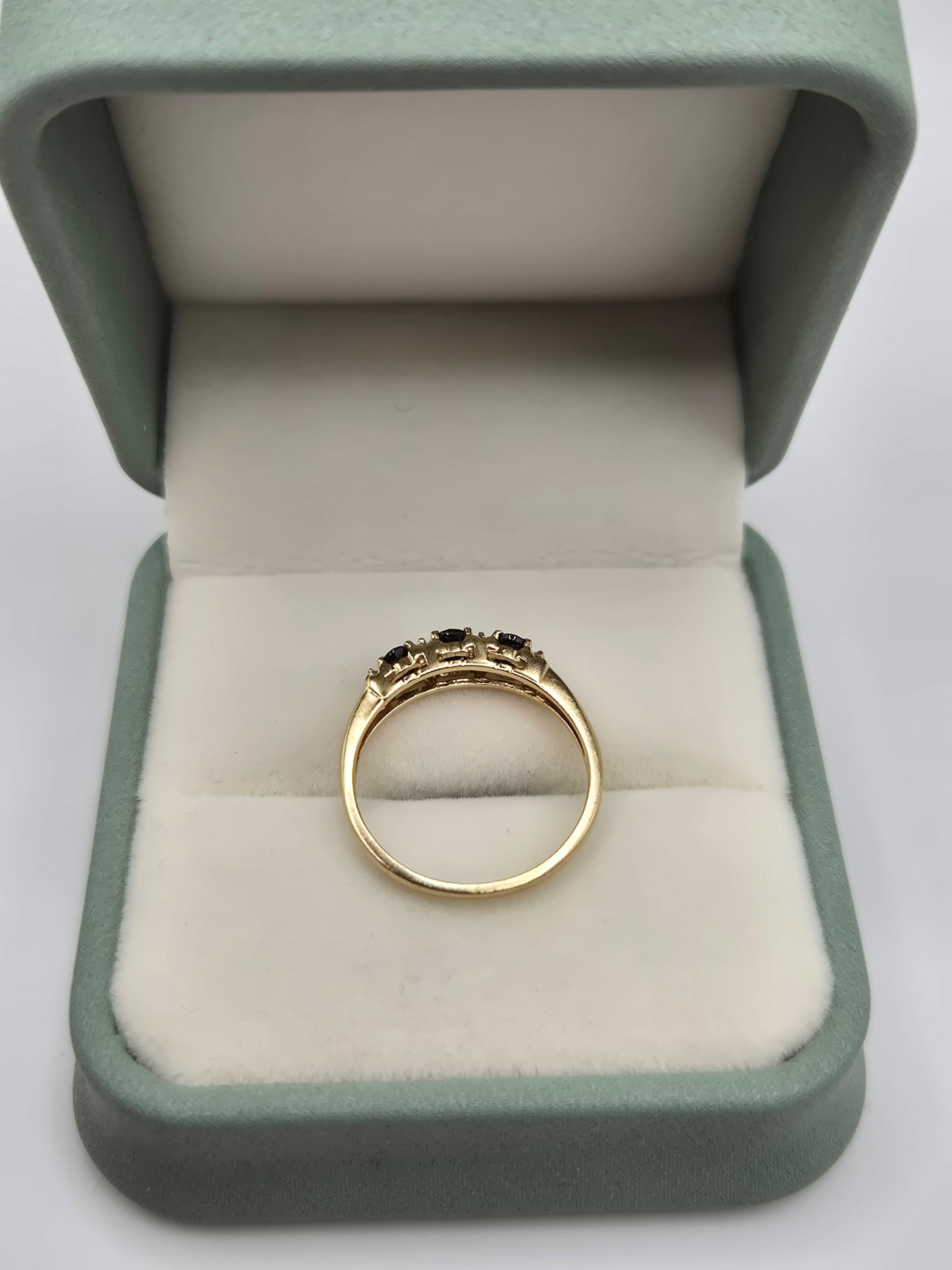 9ct gold sapphire and diamond ring