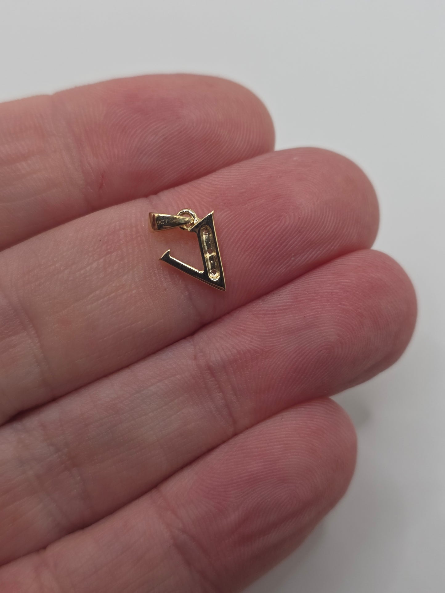9ct gold diamond initial V pendant