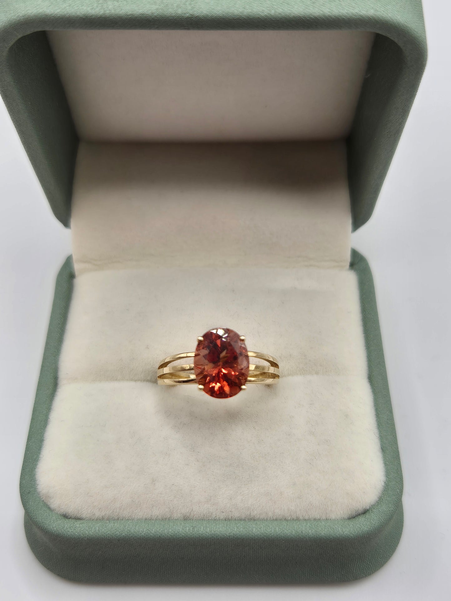 9ct gold quartz ring