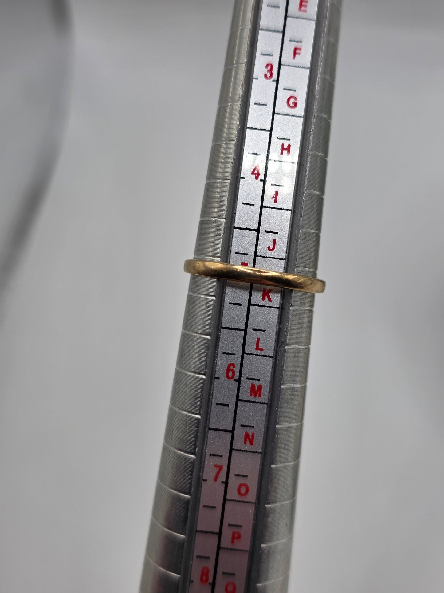 9ct gold topaz and cz ring