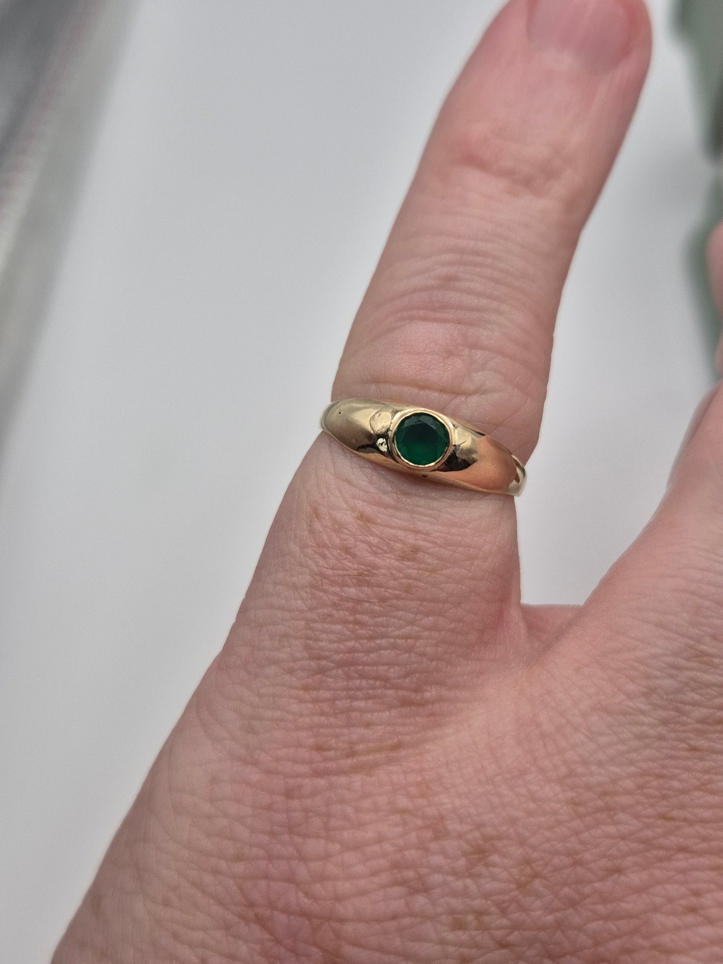 9ct gold emerald gypsy ring