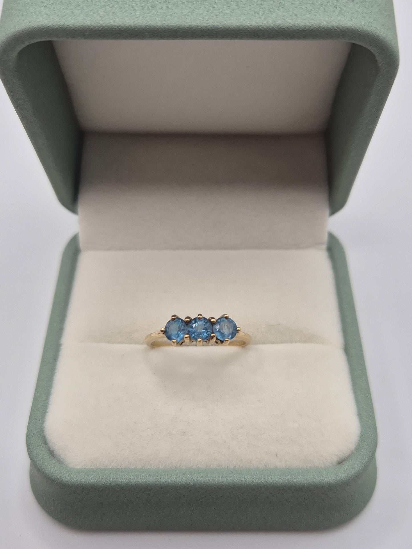 9ct gold topaz ring