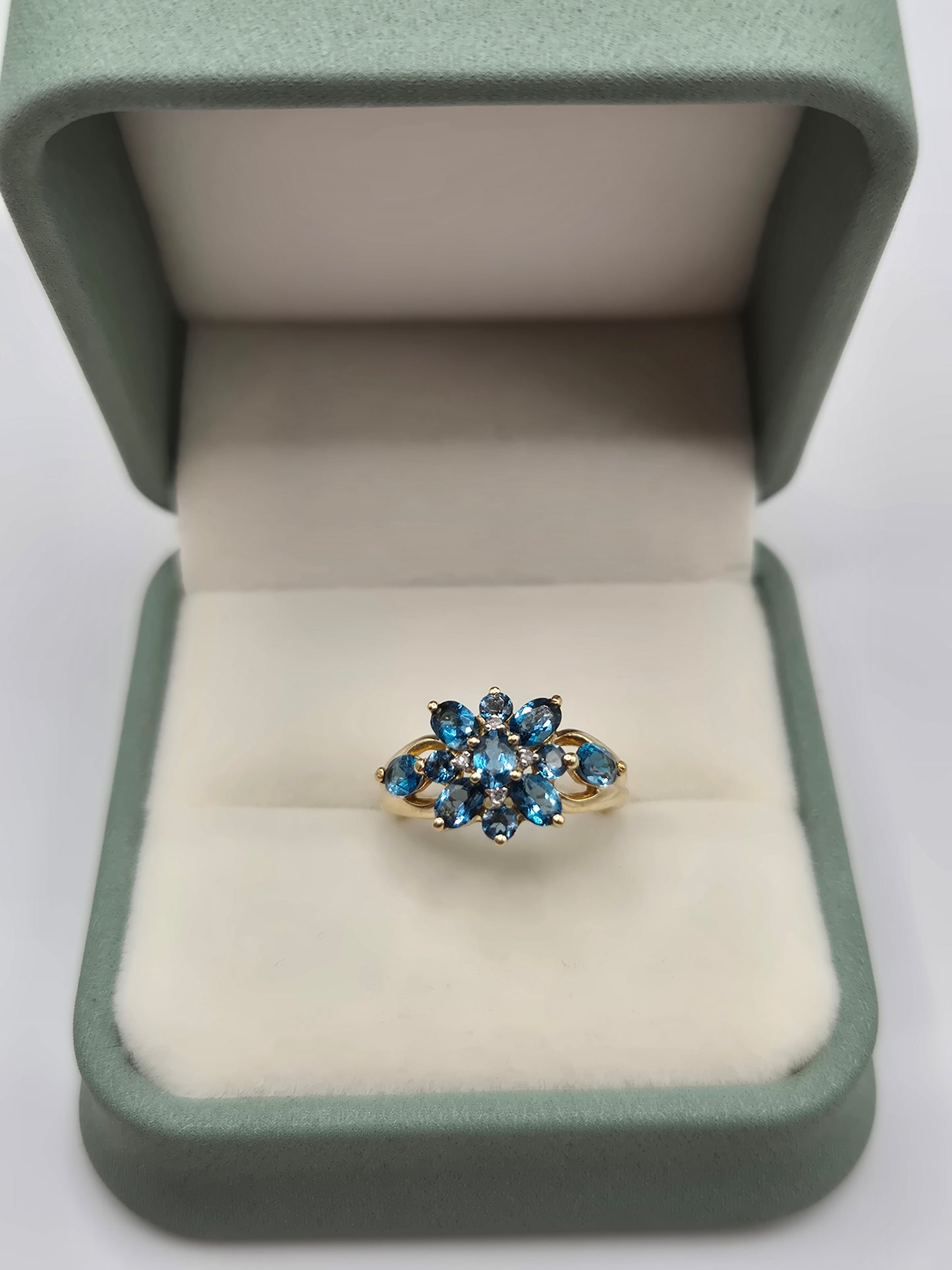 9ct gold topaz and diamond ring