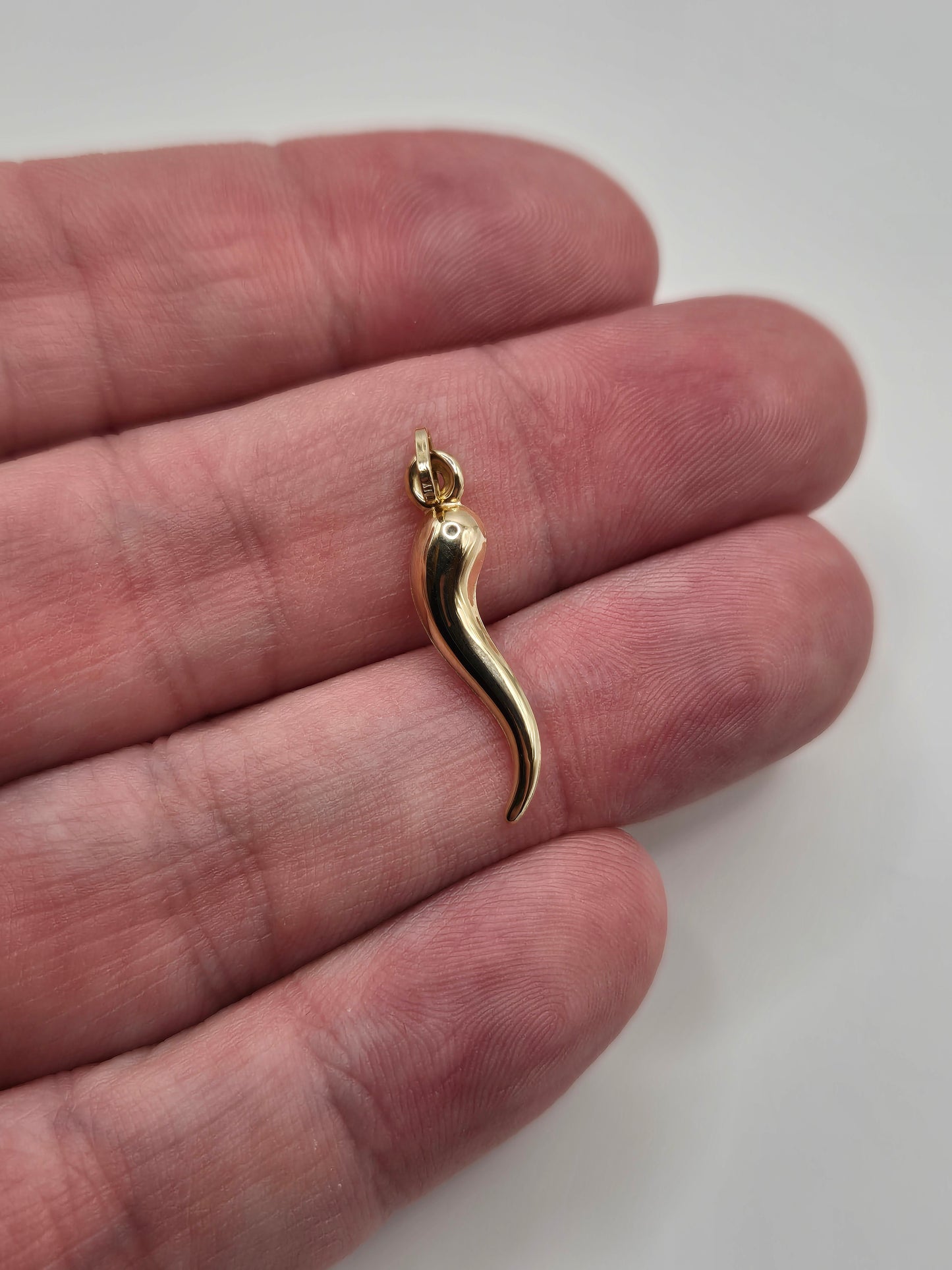 9ct gold horn of plenty pendant