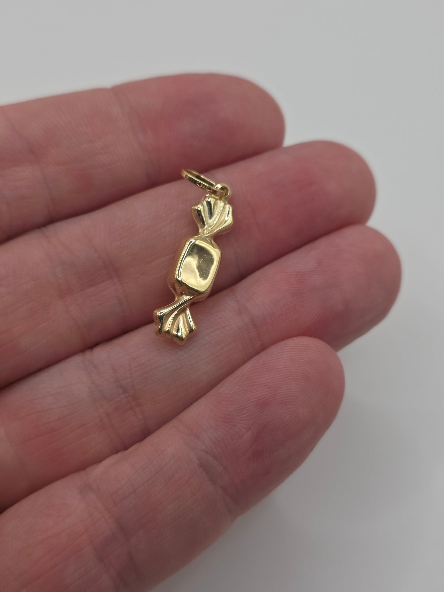 9ct gold sweet charm