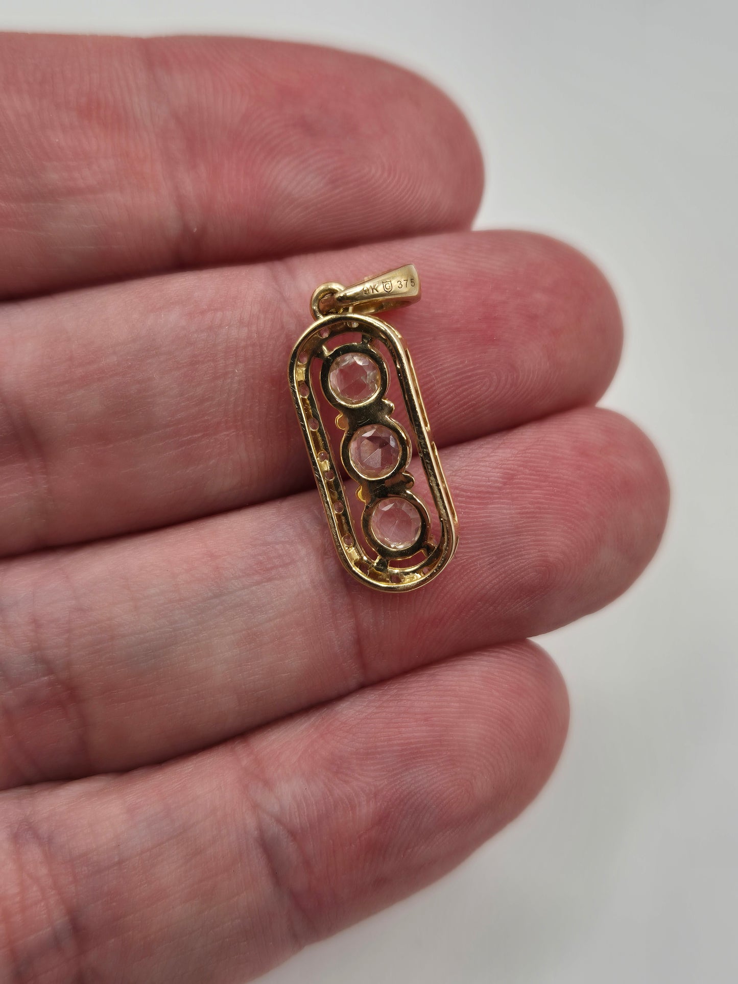 9ct gold quartz and zircon pendant