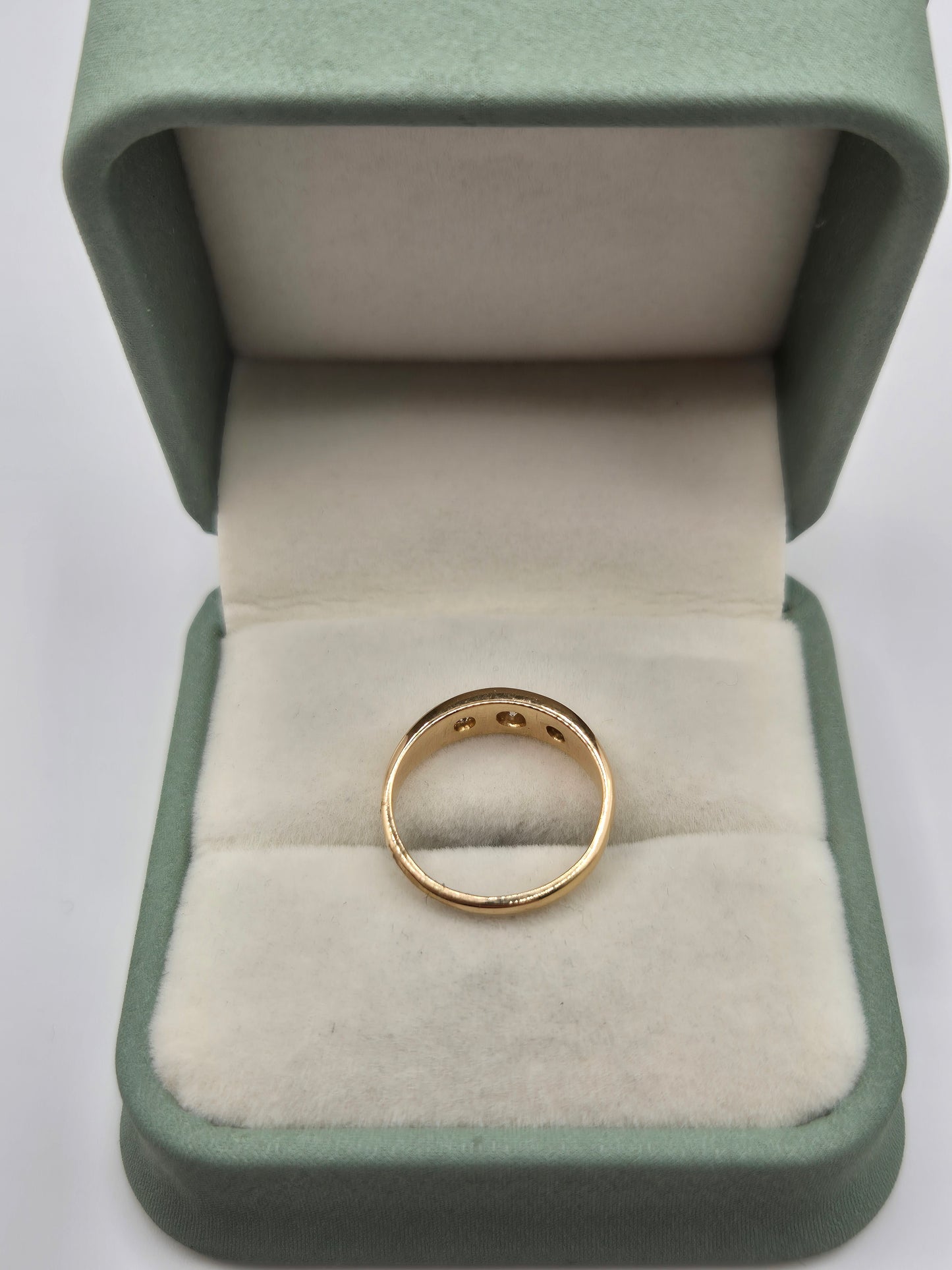 18ct gold diamond gypsy ring