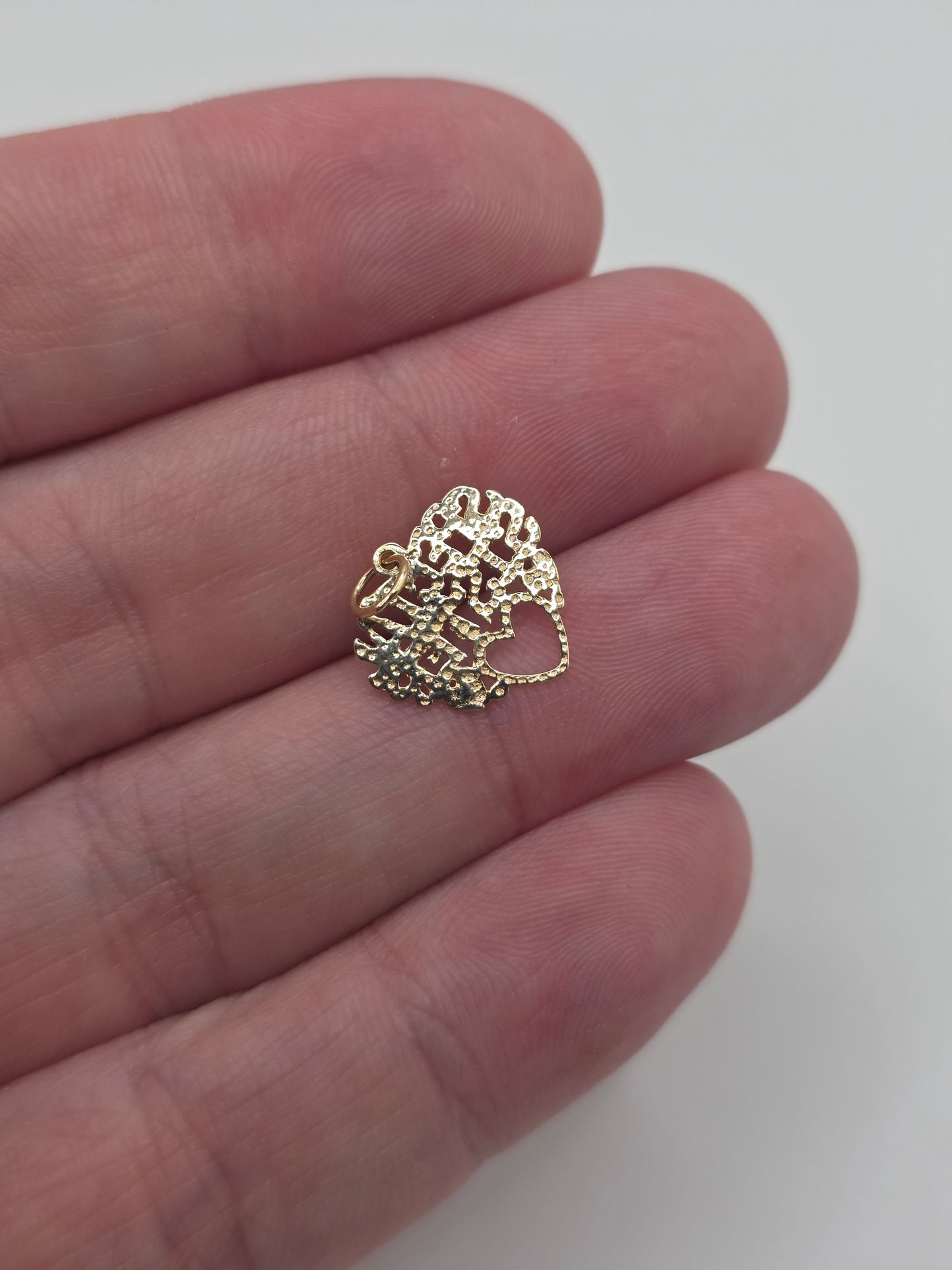 9ct gold special sister pendant