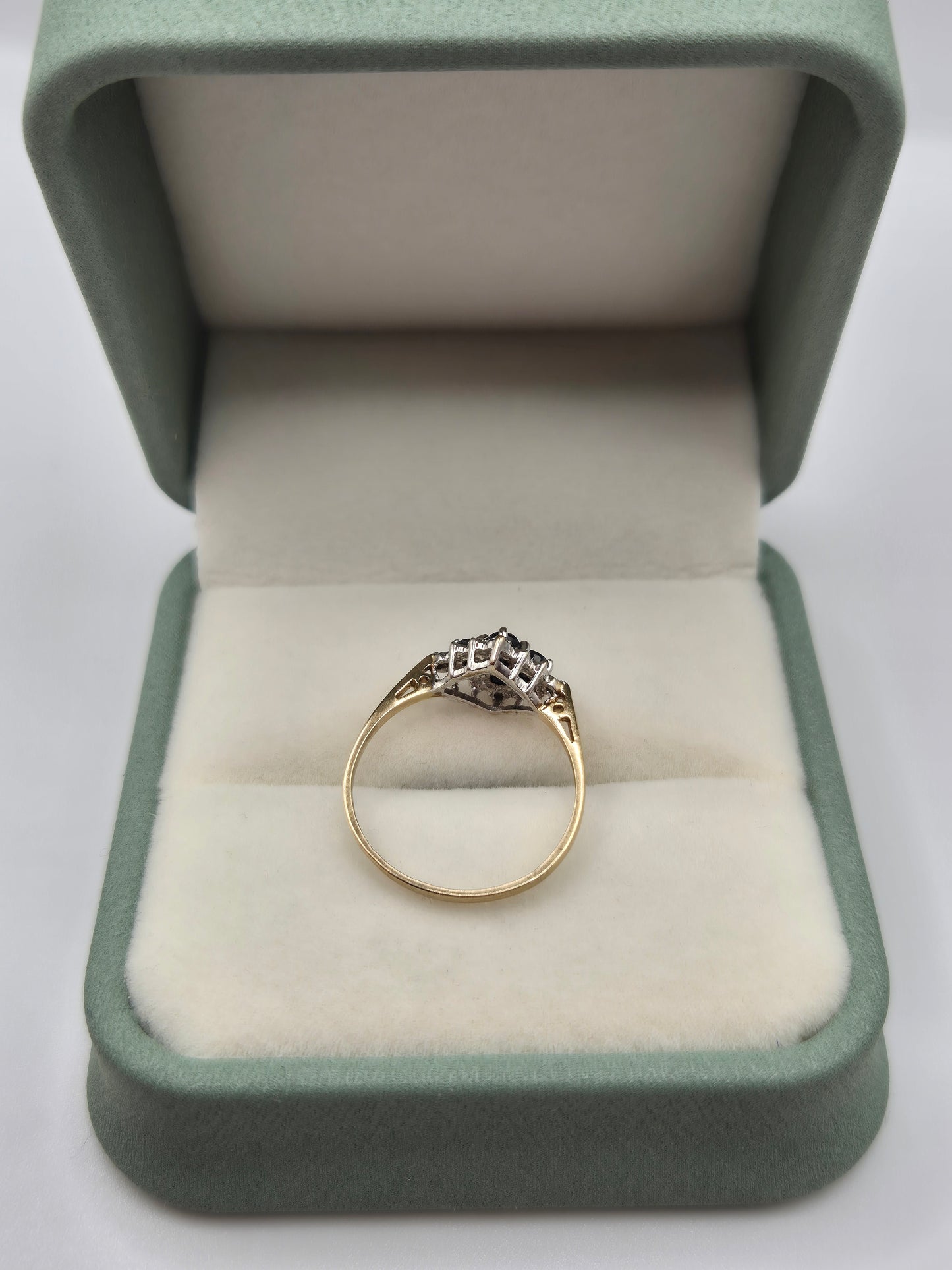 9ct gold sapphire and diamond ring