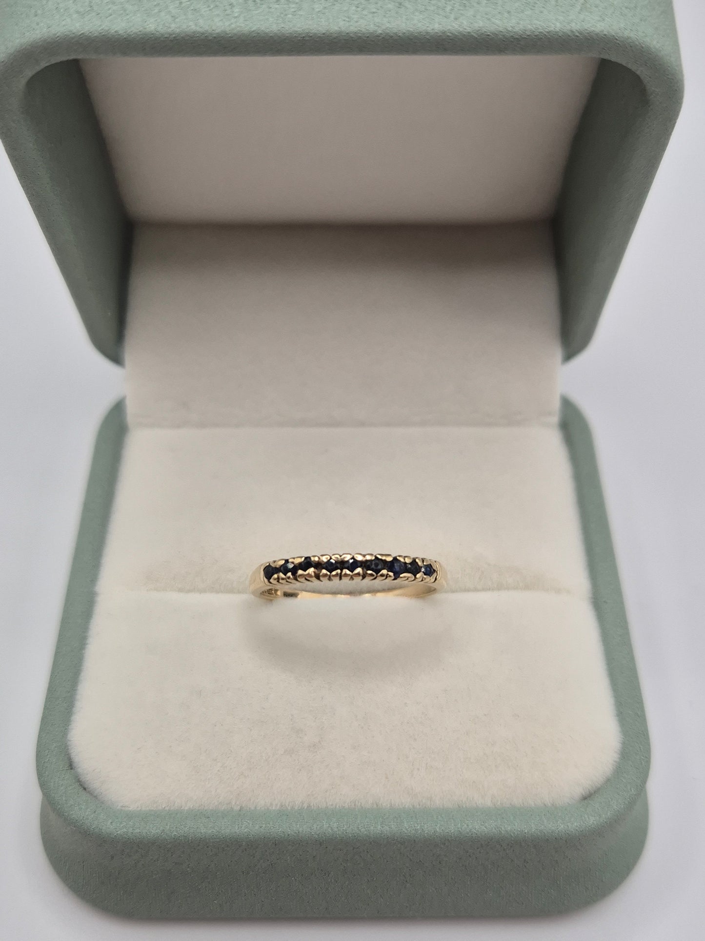 9ct gold sapphire ring
