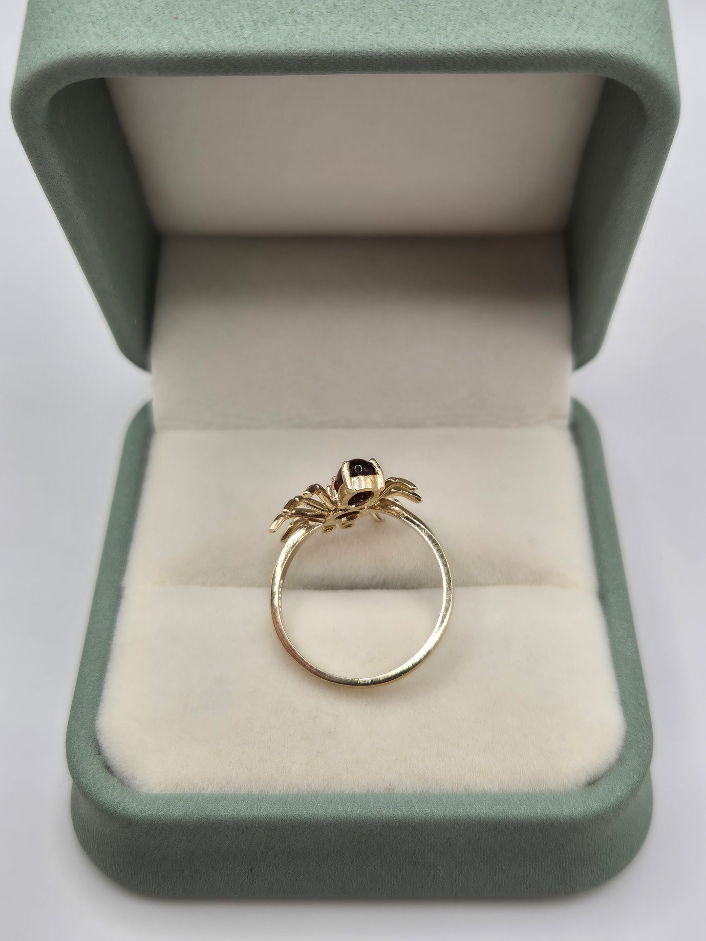 9ct gold cabachon garnet and diamond spider ring