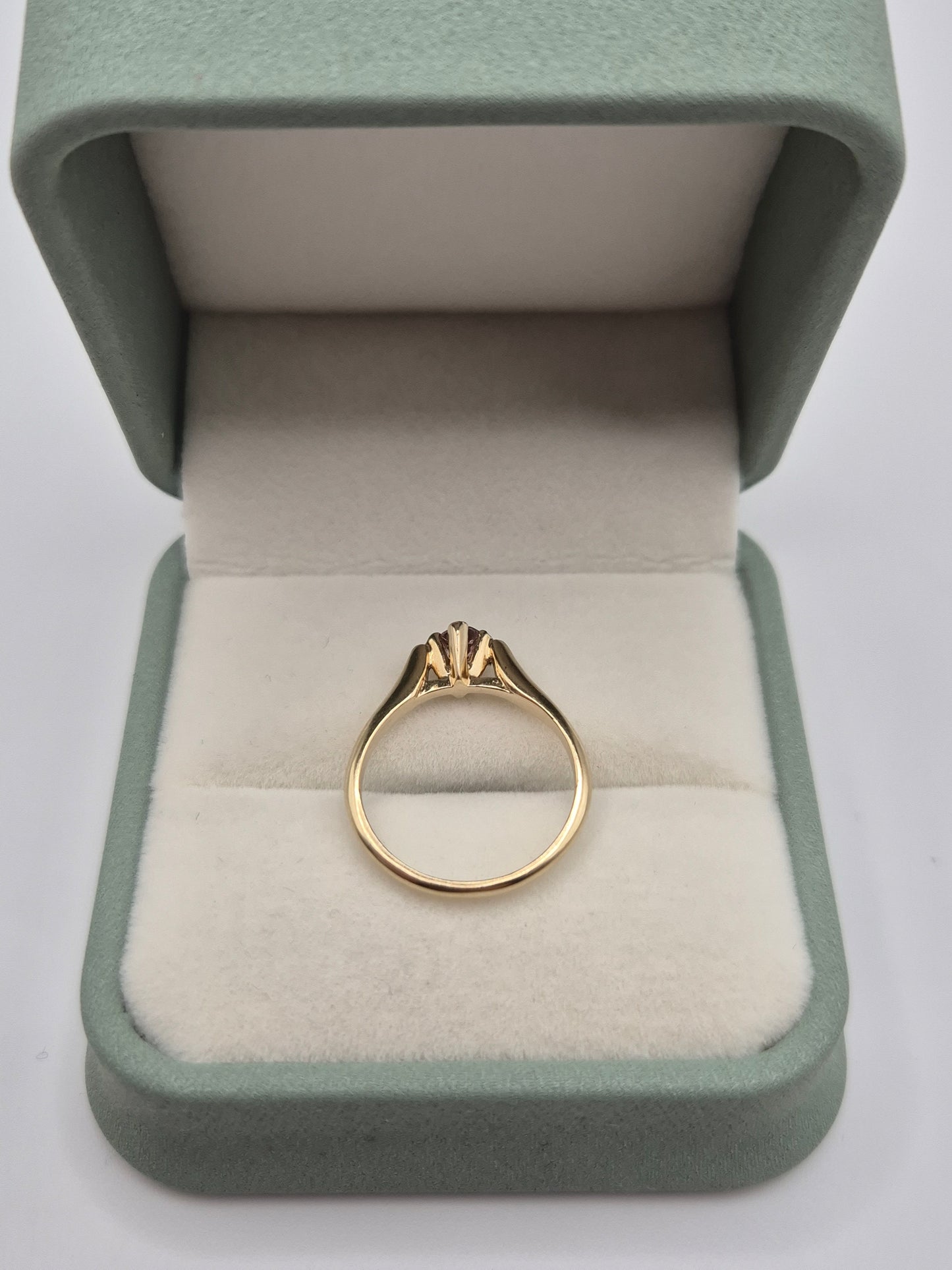 9ct gold pink topaz ring