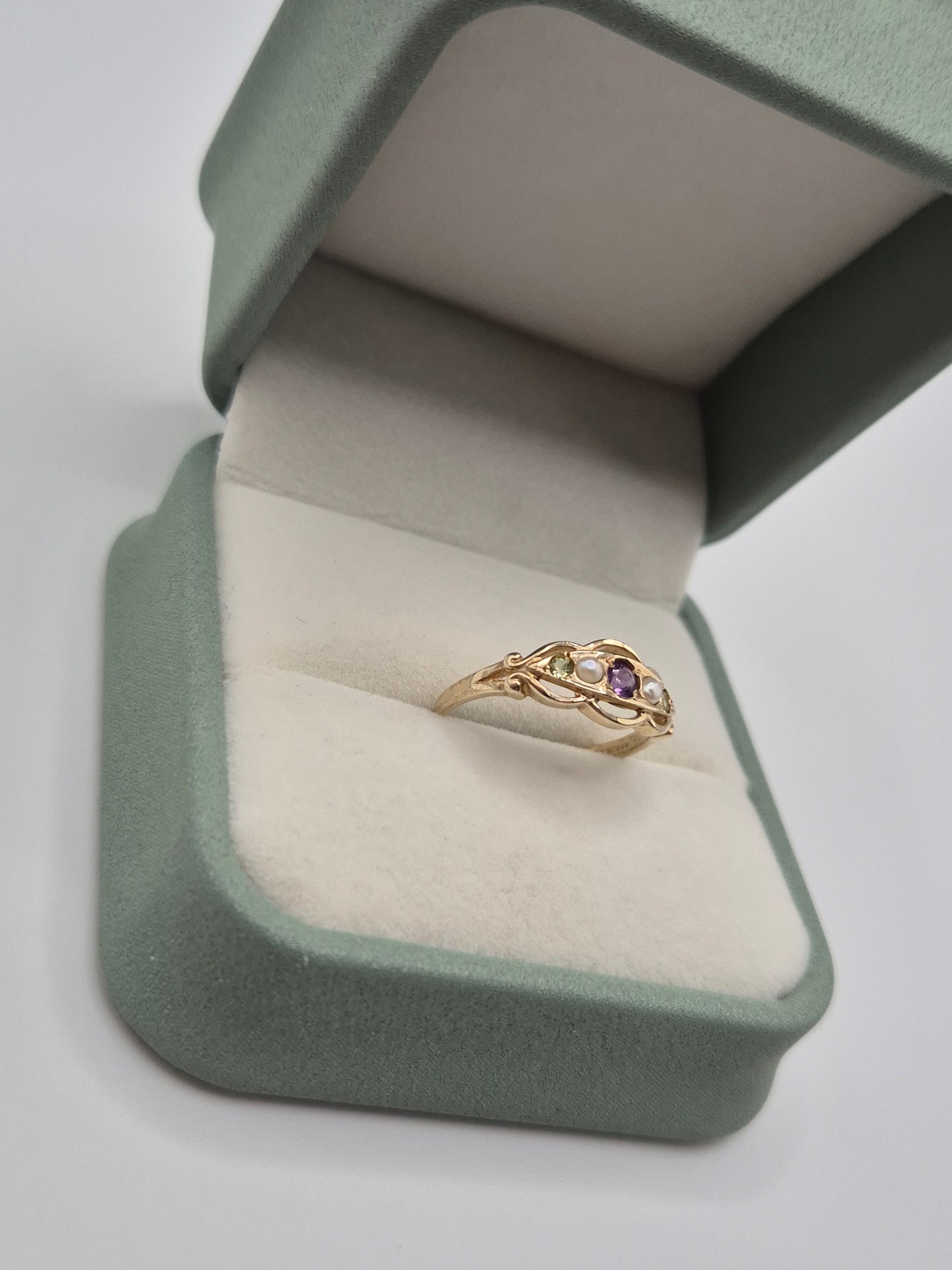 9ct gold amethyst, pearl and peridot ring
