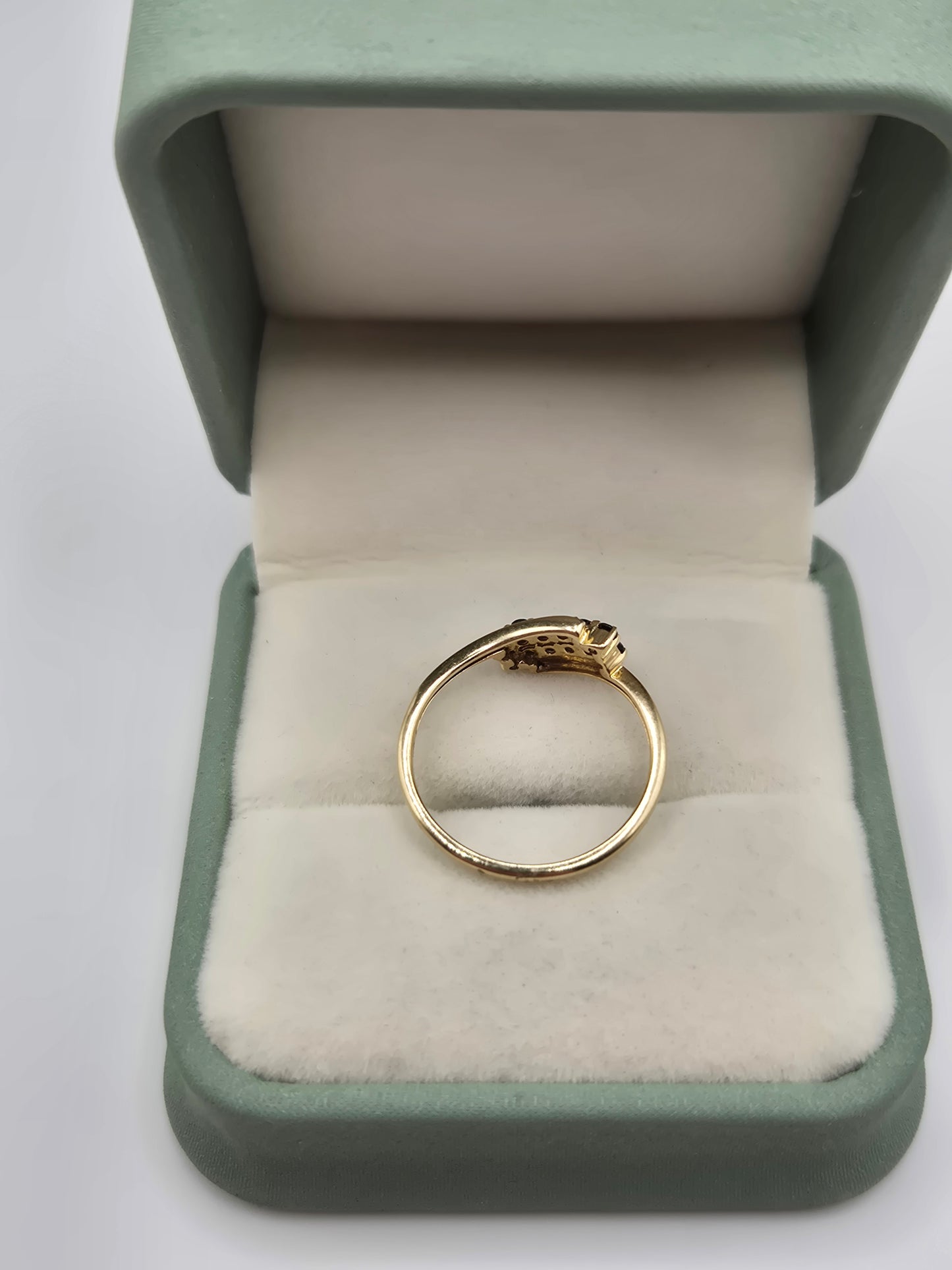 9ct gold sapphire ring