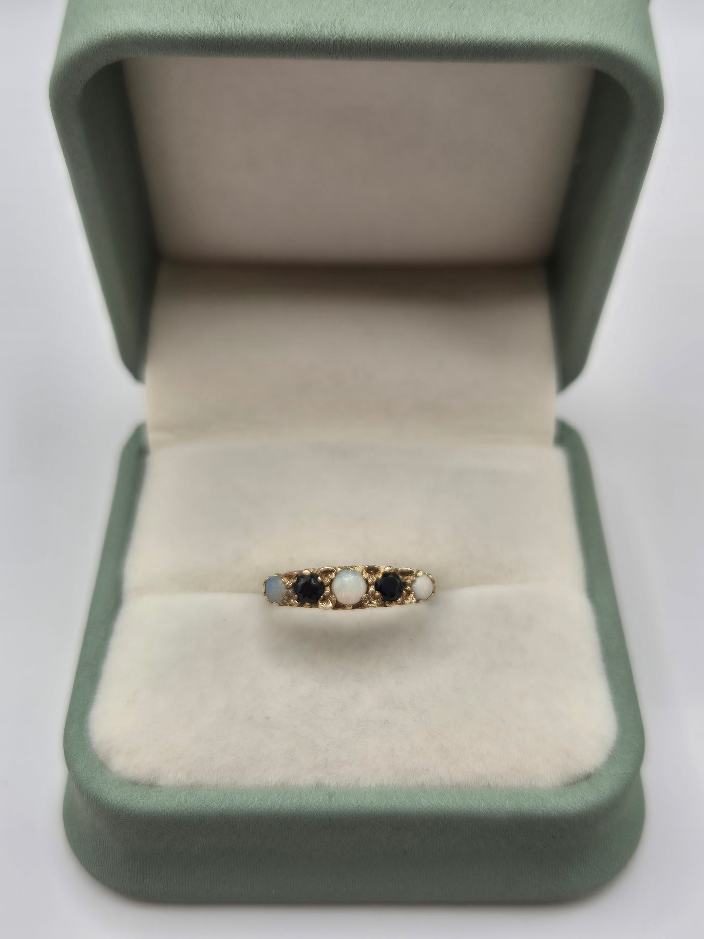 9ct gold sapphire and opal ring