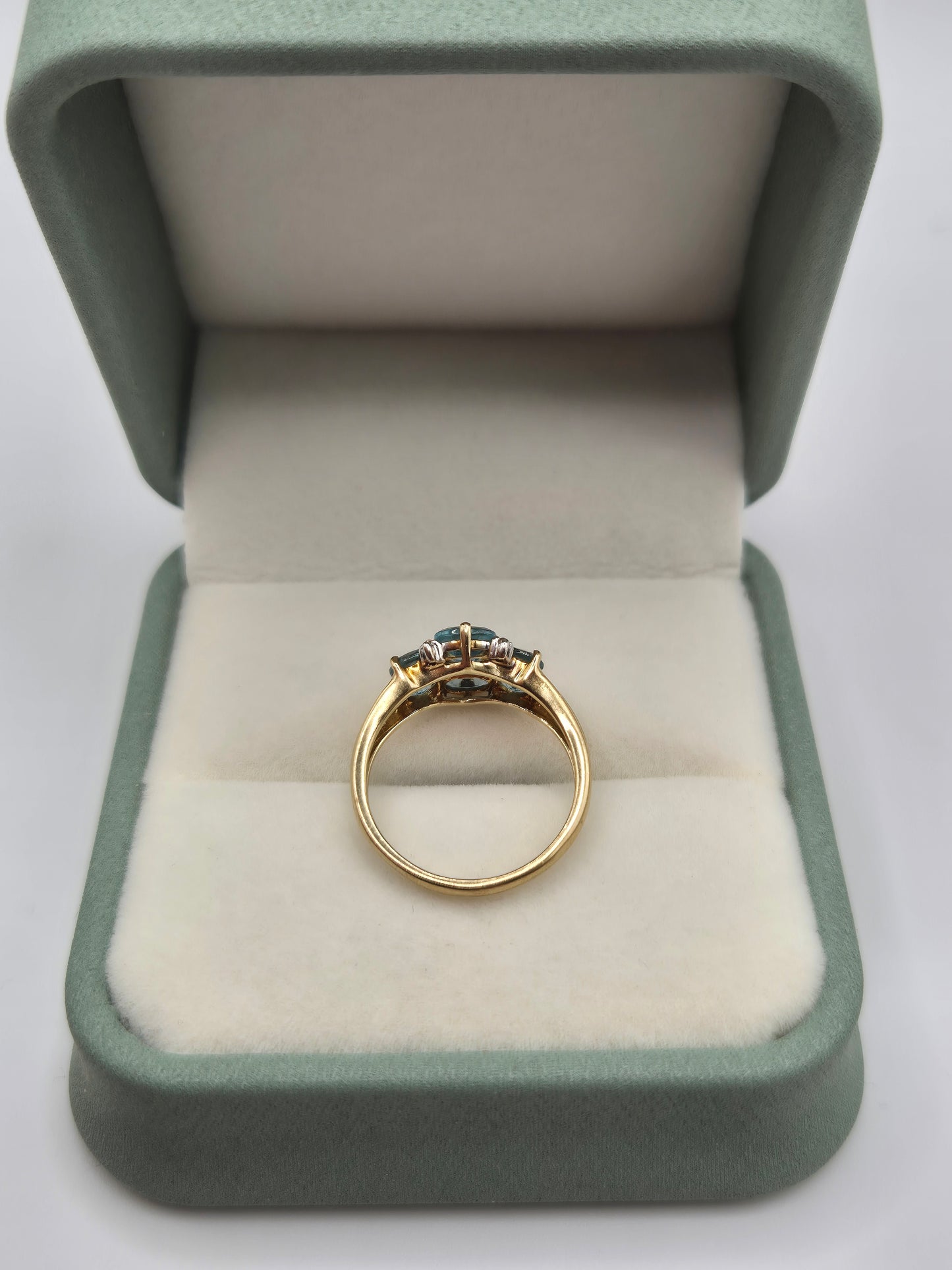 9ct gold topaz and diamond ring
