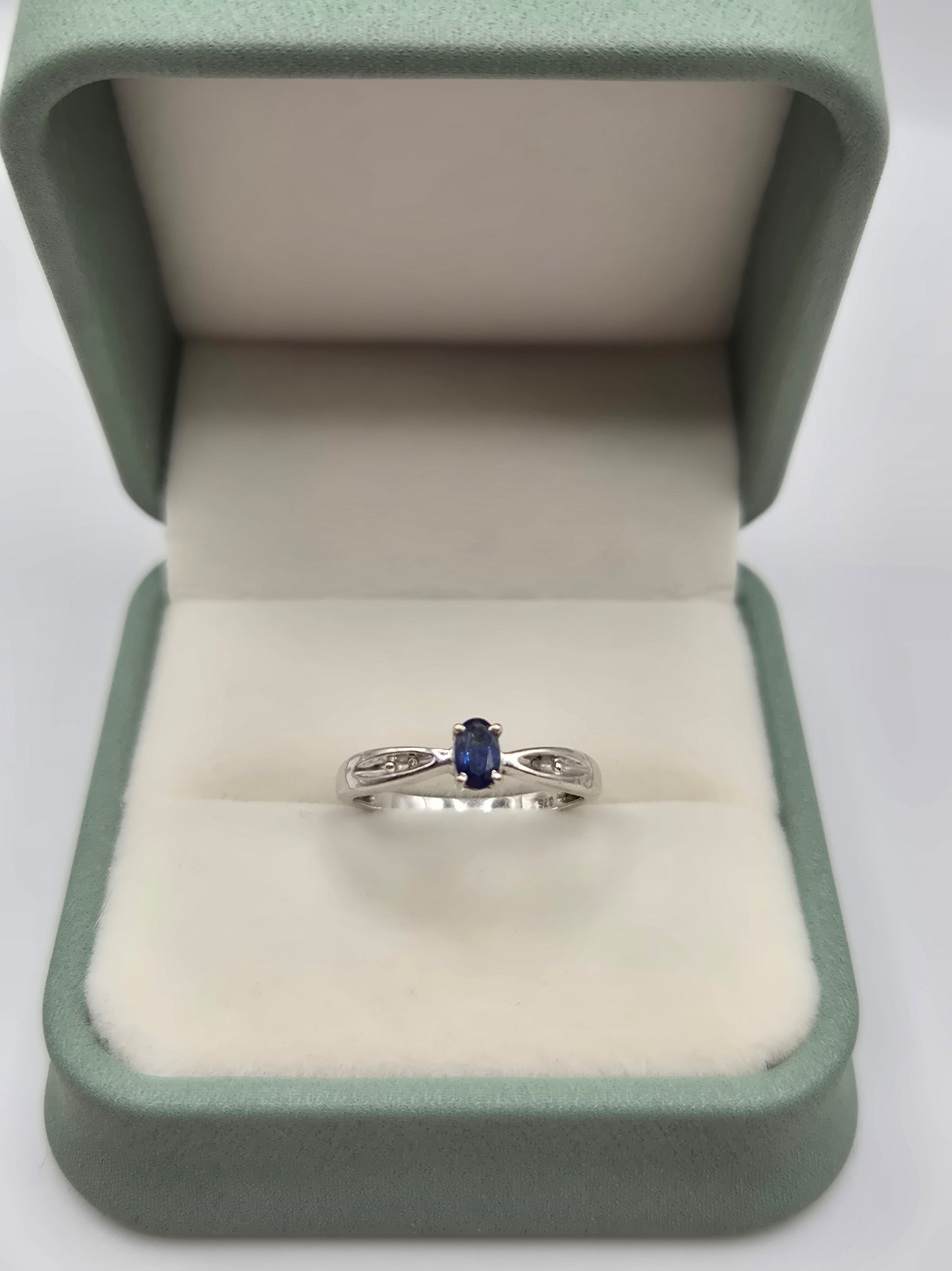 9ct white gold sapphire and diamond ring
