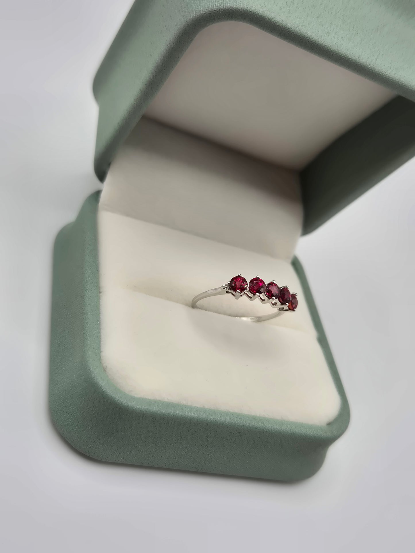 9ct white gold gemstone ring