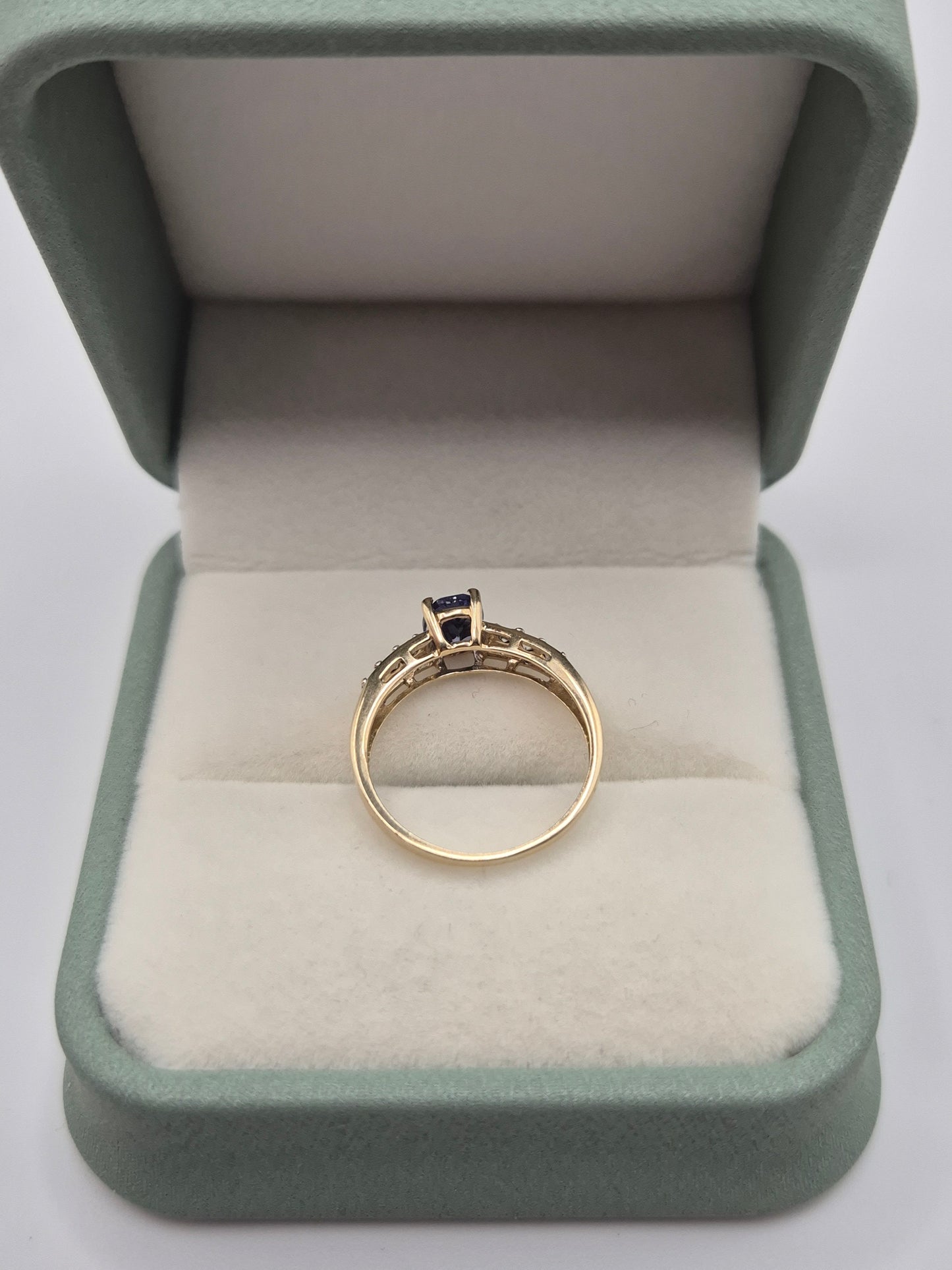 9ct gold tanzanite and cz ring