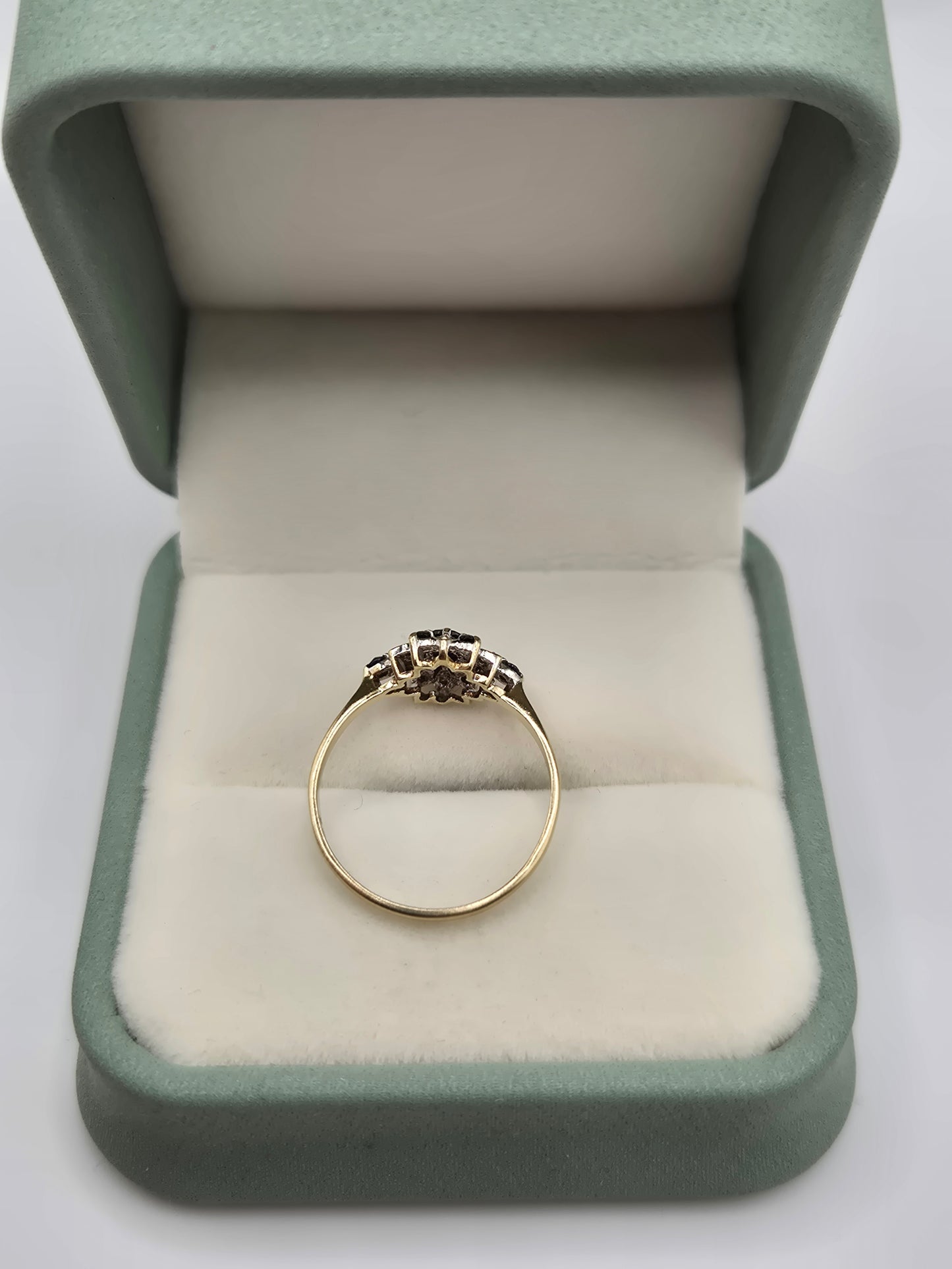 9ct gold sapphire and diamond ring