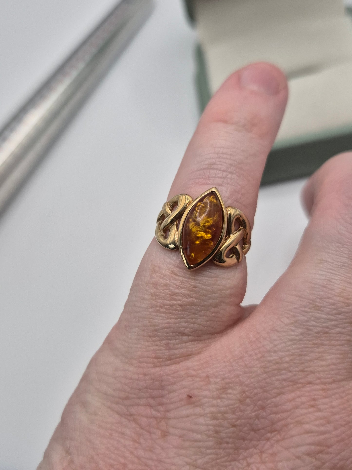 9ct gold amber ring