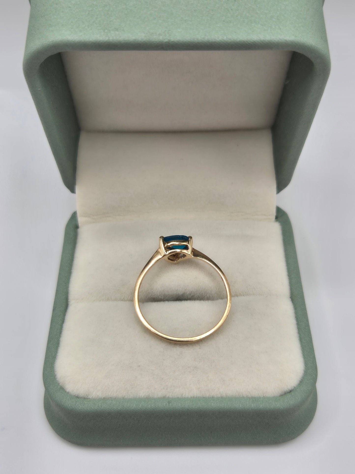 9ct gold blue apatite and diamond ring