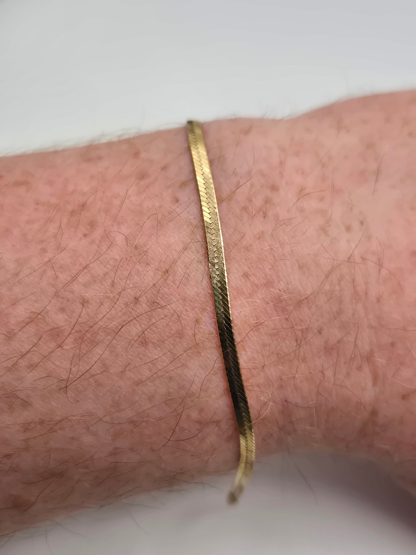 9ct gold herringbone bracelet (2)