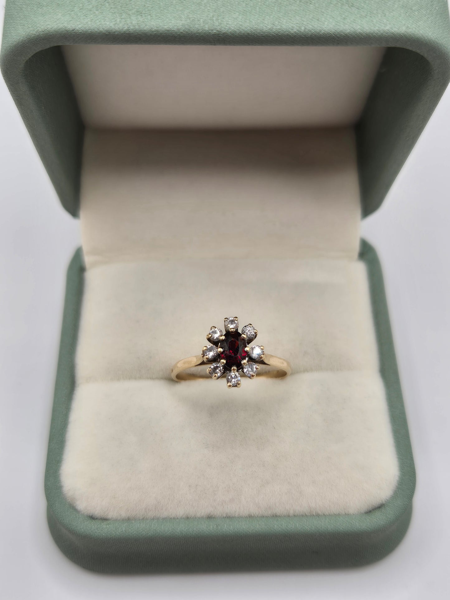 9ct gold garnet and cz ring