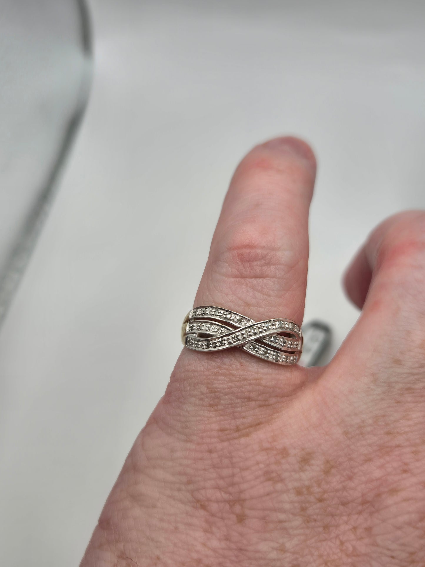 9ct gold diamond ring