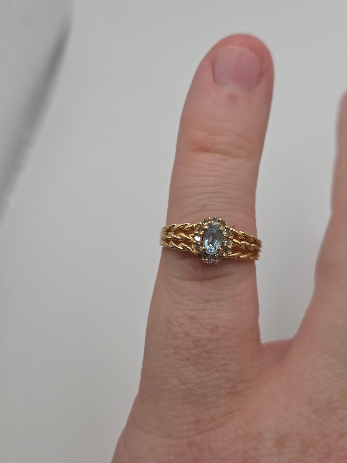 9ct gold aquamarine and diamond ring