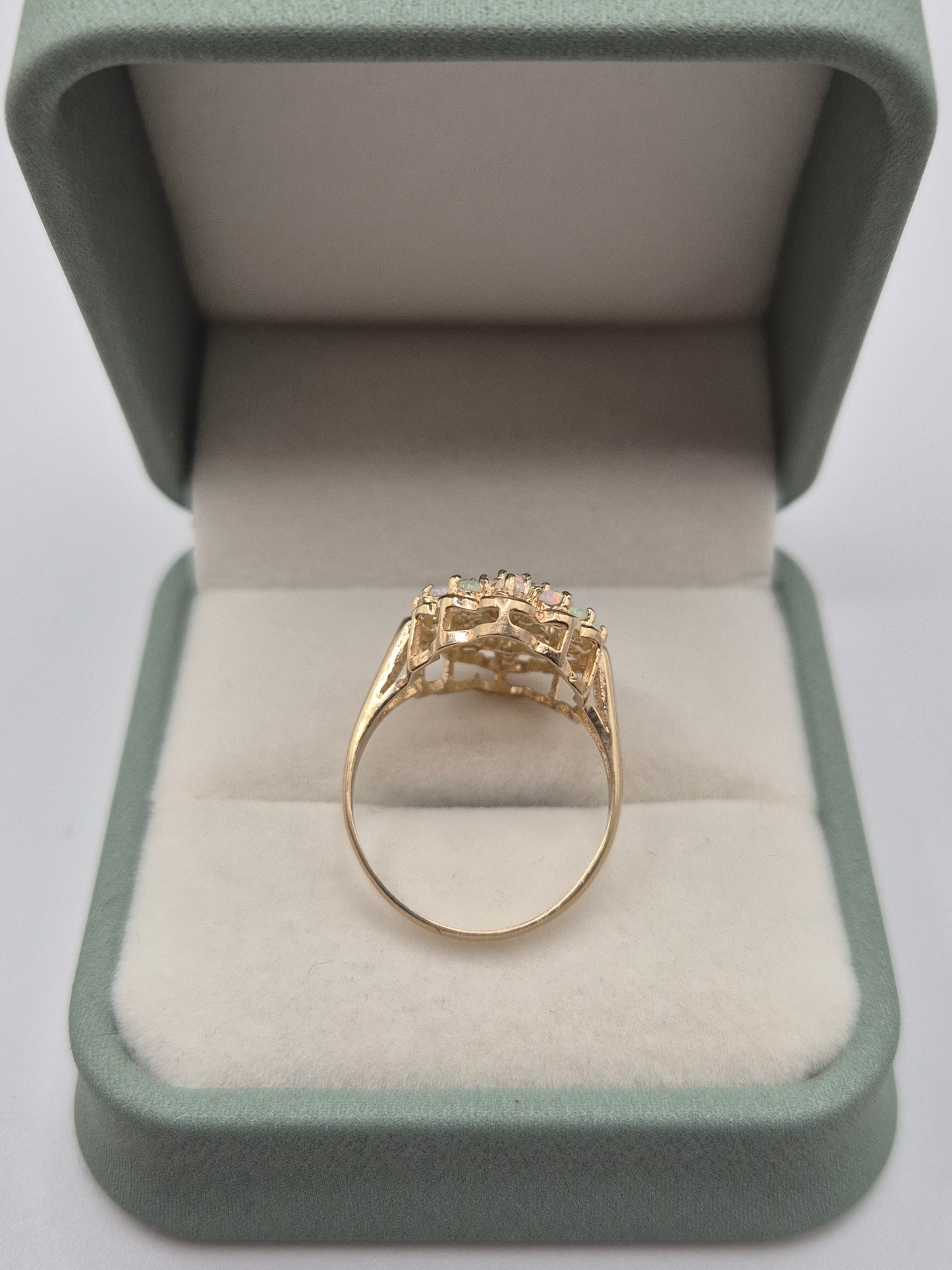 9ct gold opal ring