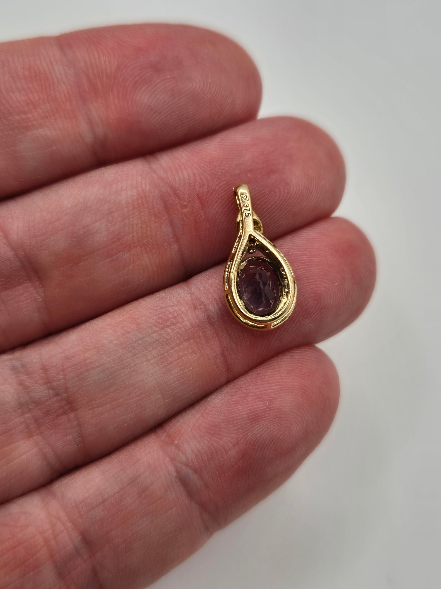 9ct gold sapphire and diamond pendant