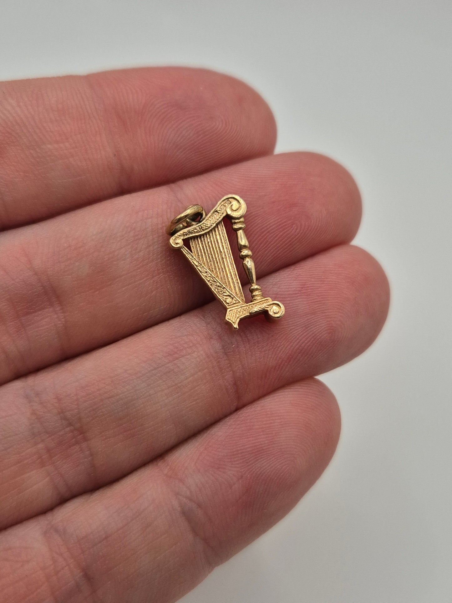 9ct gold harp charm