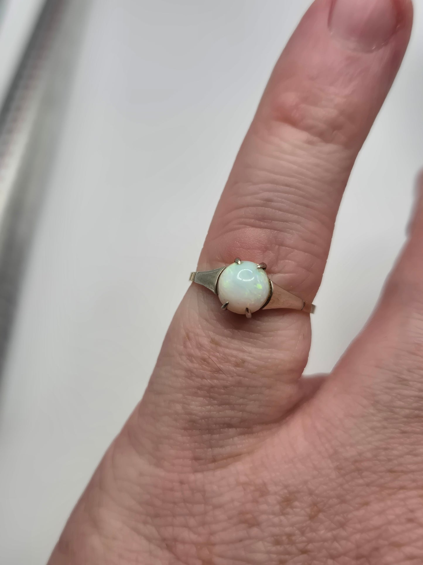 9ct gold simulated opal ring