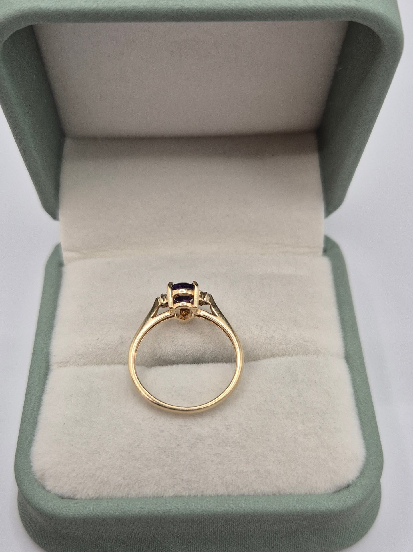 9ct gold amethyst and diamond ring