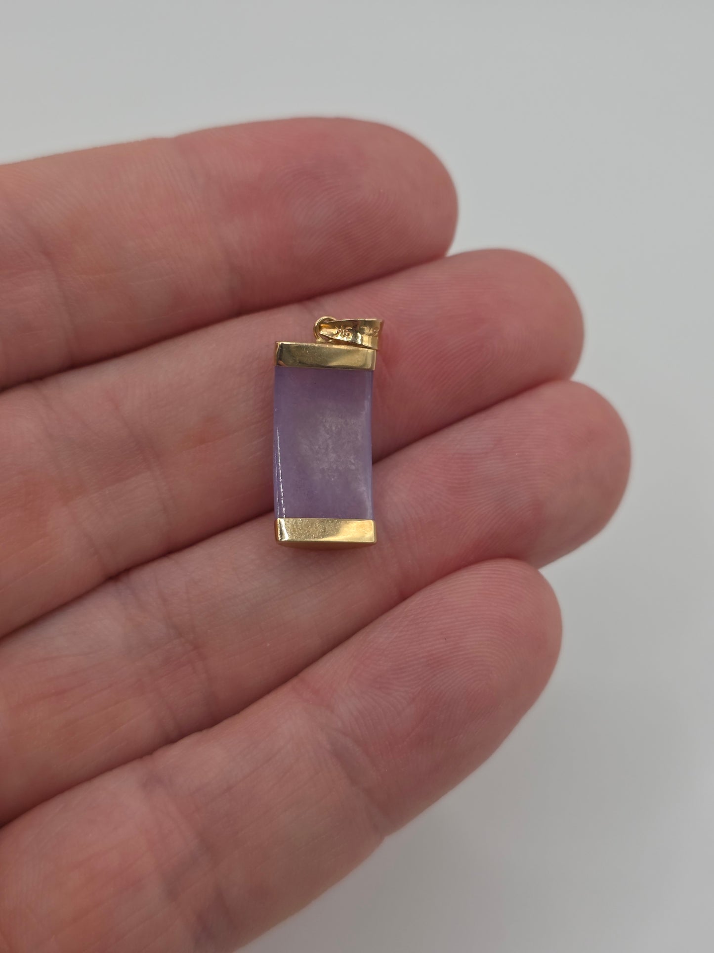 9ct gold jade pendant